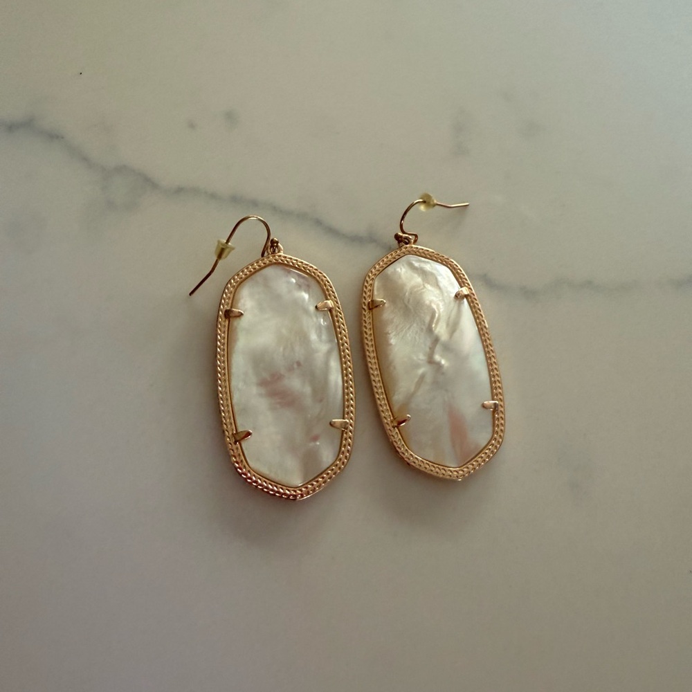 Kendra Scott Danielle Rose Gold Mother of Pearl Earrings